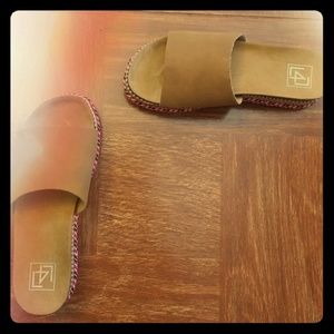 L4 Platform Sandals